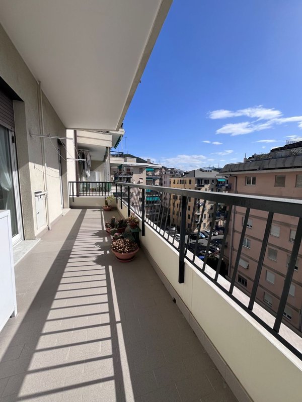 appartamento in vendita a Genova in zona Sestri Ponente