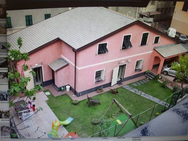 casa indipendente in vendita a Genova in zona Sturla