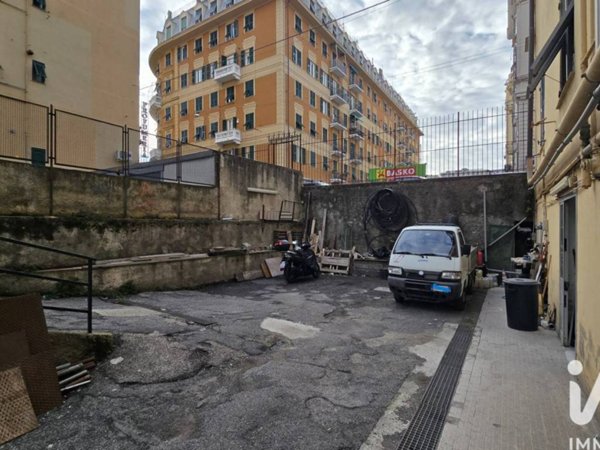 negozio in vendita a Genova in zona San Fruttuoso