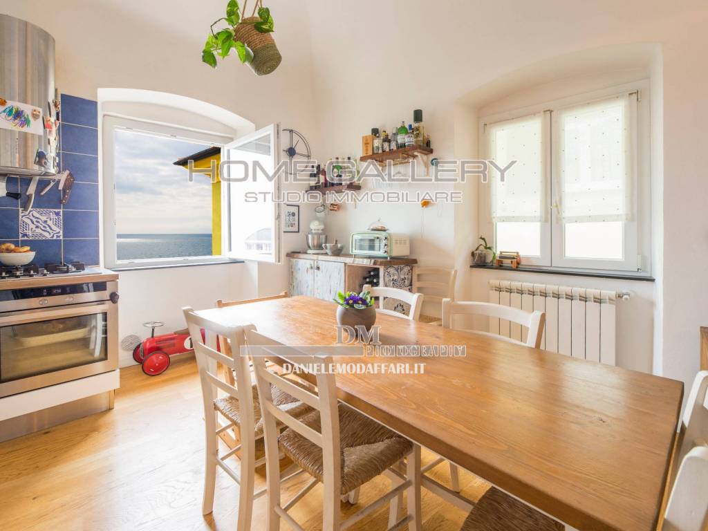 appartamento in vendita a Genova in zona Voltri