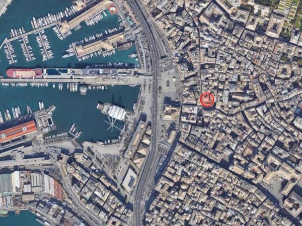 locale di sgombero in vendita a Genova in zona Sottoripa / Maddalena / Molo