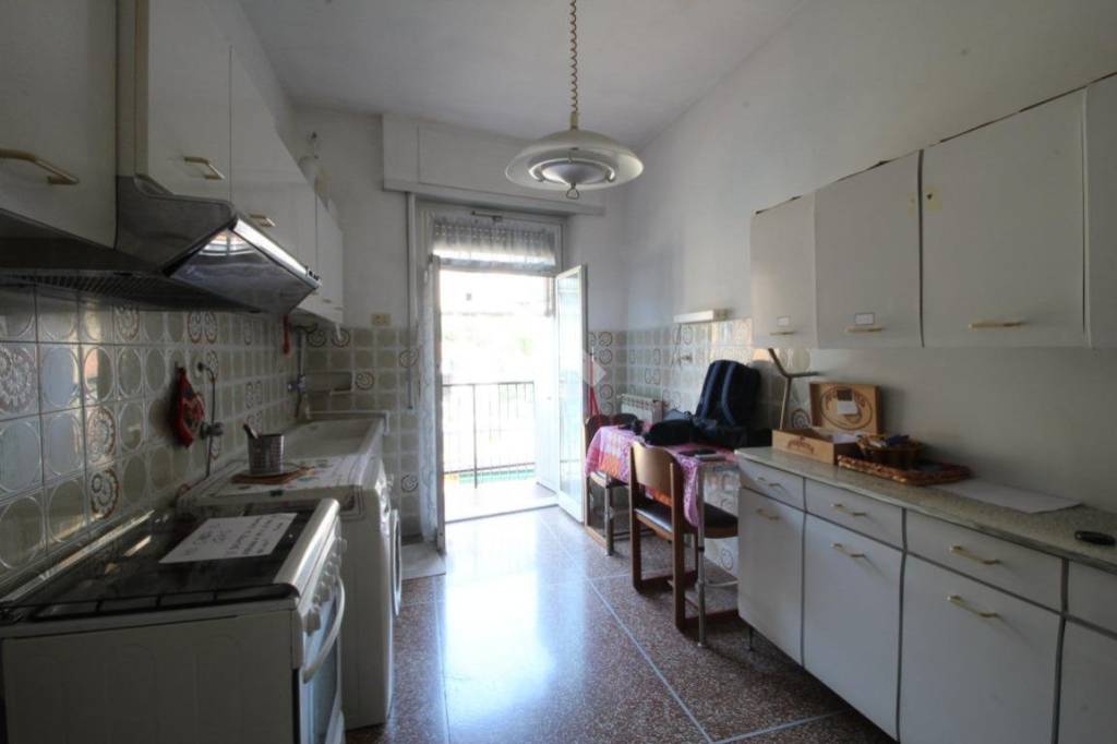appartamento in vendita a Genova in zona Molassana