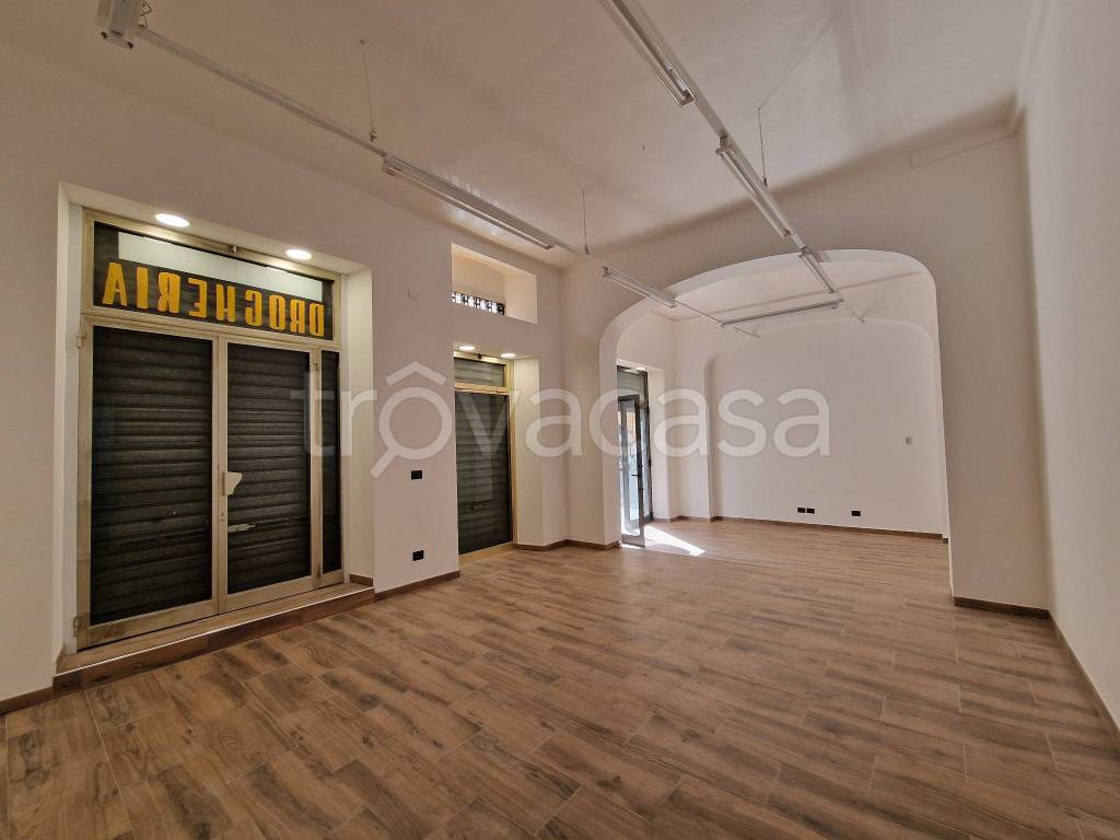 negozio in vendita a Genova in zona Foce