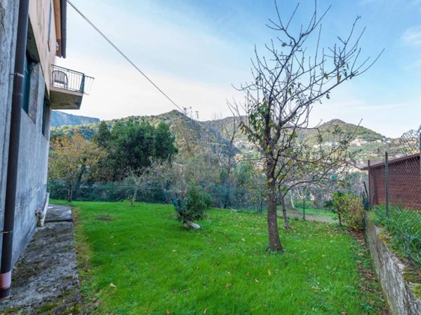 casa indipendente in vendita a Genova in zona San Desiderio