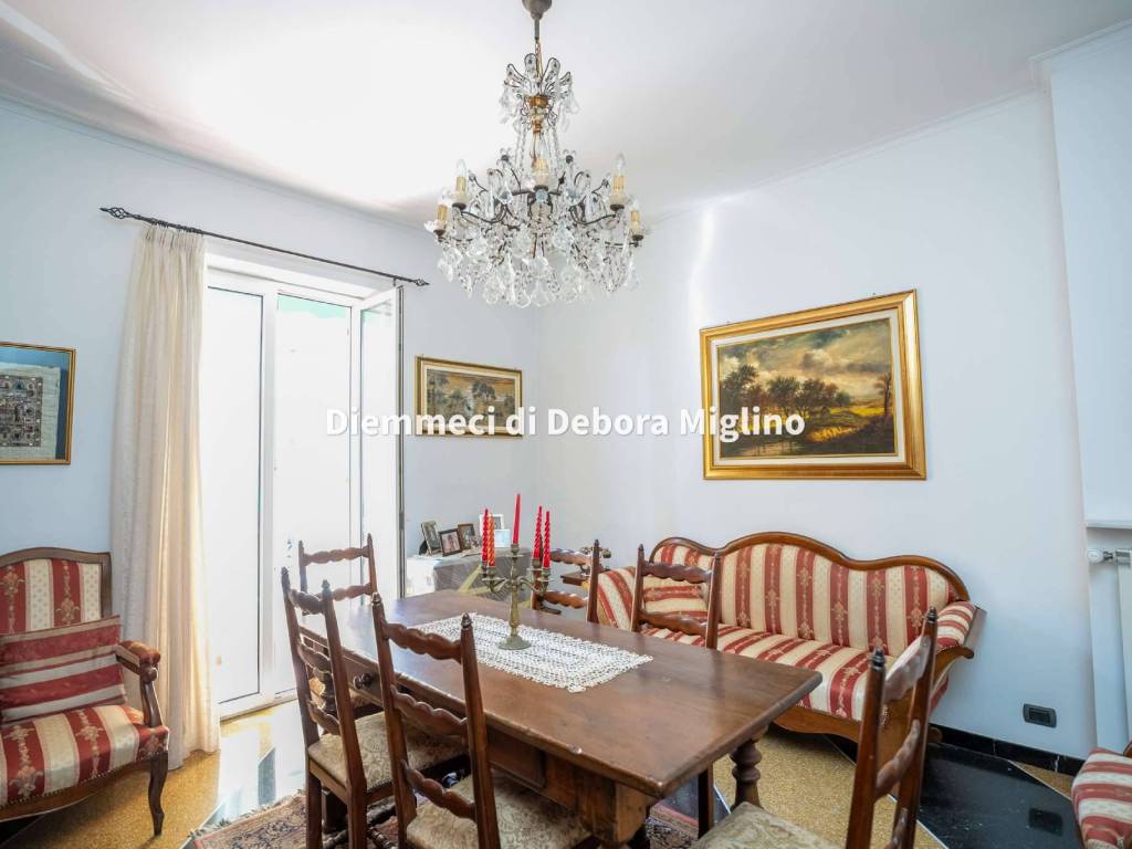 appartamento in vendita a Genova in zona Sestri Ponente