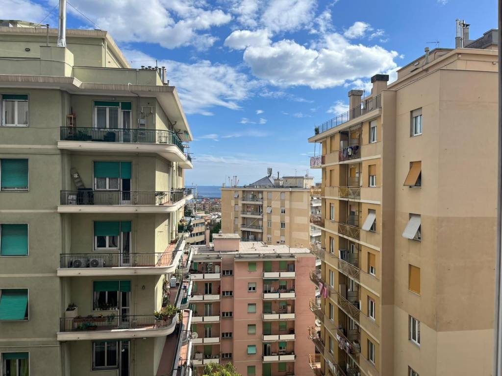 appartamento in vendita a Genova in zona Sampierdarena