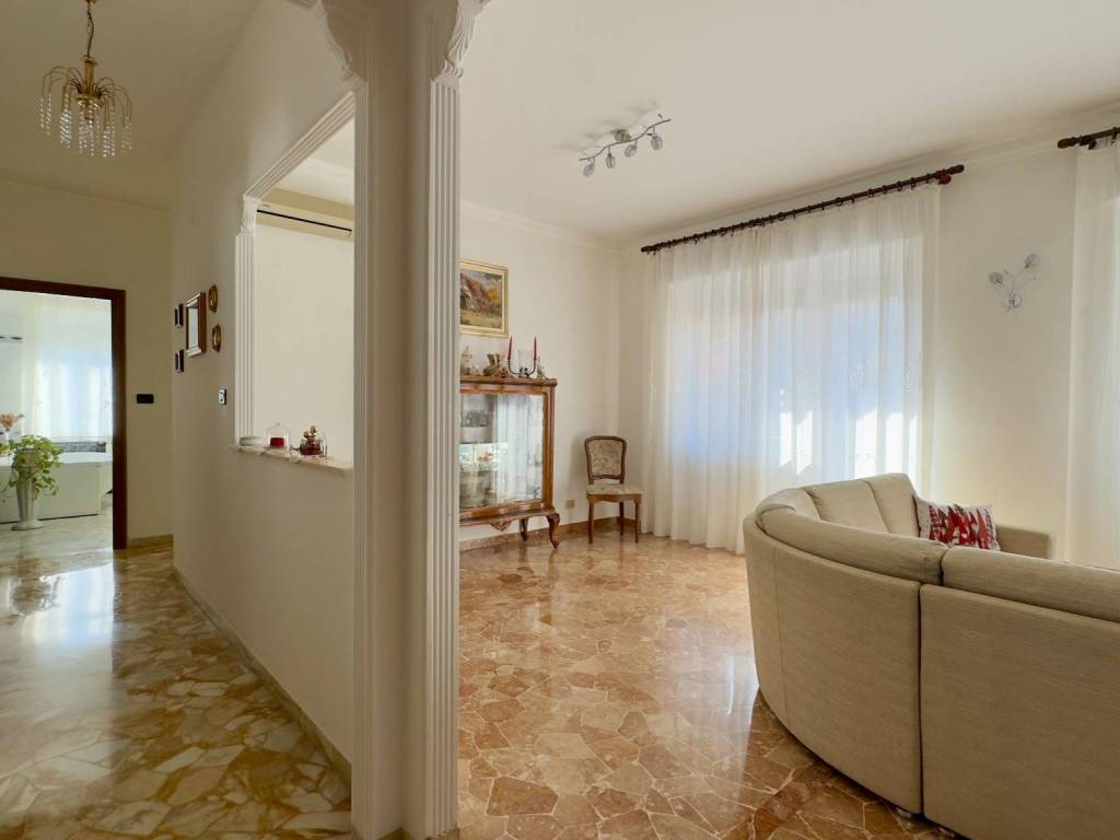 appartamento in vendita a Genova in zona Palmaro / Pra'