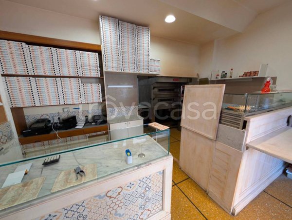 negozio in vendita a Genova in zona Pontedecimo