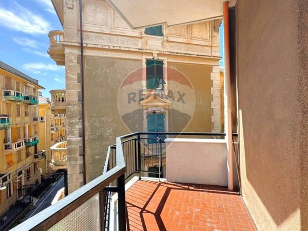 appartamento in vendita a Genova in zona Sestri Ponente