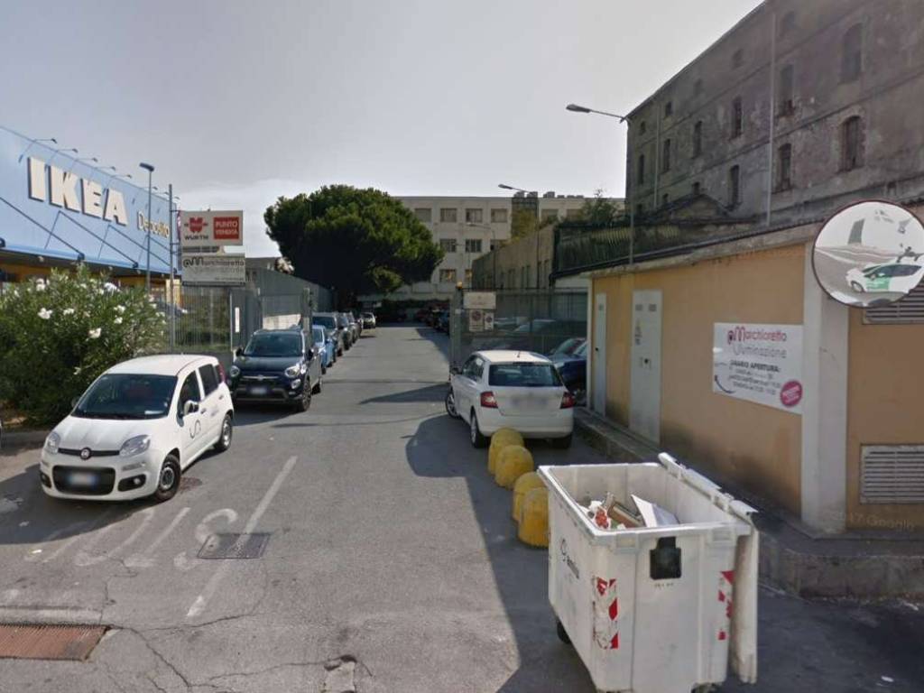 ufficio in vendita a Genova in zona Sampierdarena