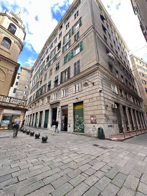 appartamento in vendita a Genova in zona Sottoripa / Maddalena / Molo