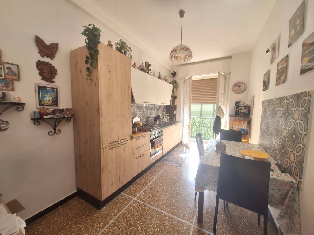 appartamento in vendita a Genova in zona Bolzaneto