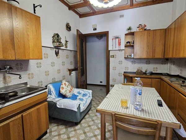 appartamento in vendita a Genova in zona Rivarolo