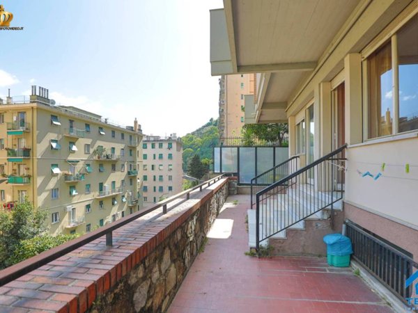 appartamento in vendita a Genova in zona Staglieno