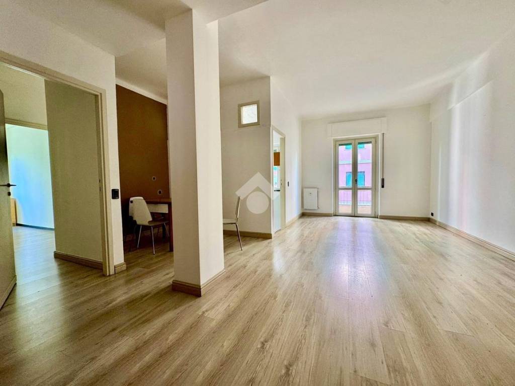 appartamento in vendita a Genova in zona Quarto dei Mille