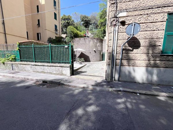 appartamento in vendita a Genova in zona Lagaccio / Granarolo