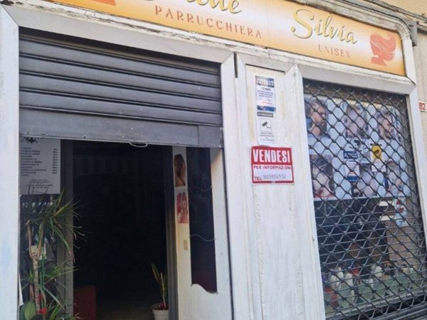 negozio in vendita a Genova in zona Sampierdarena