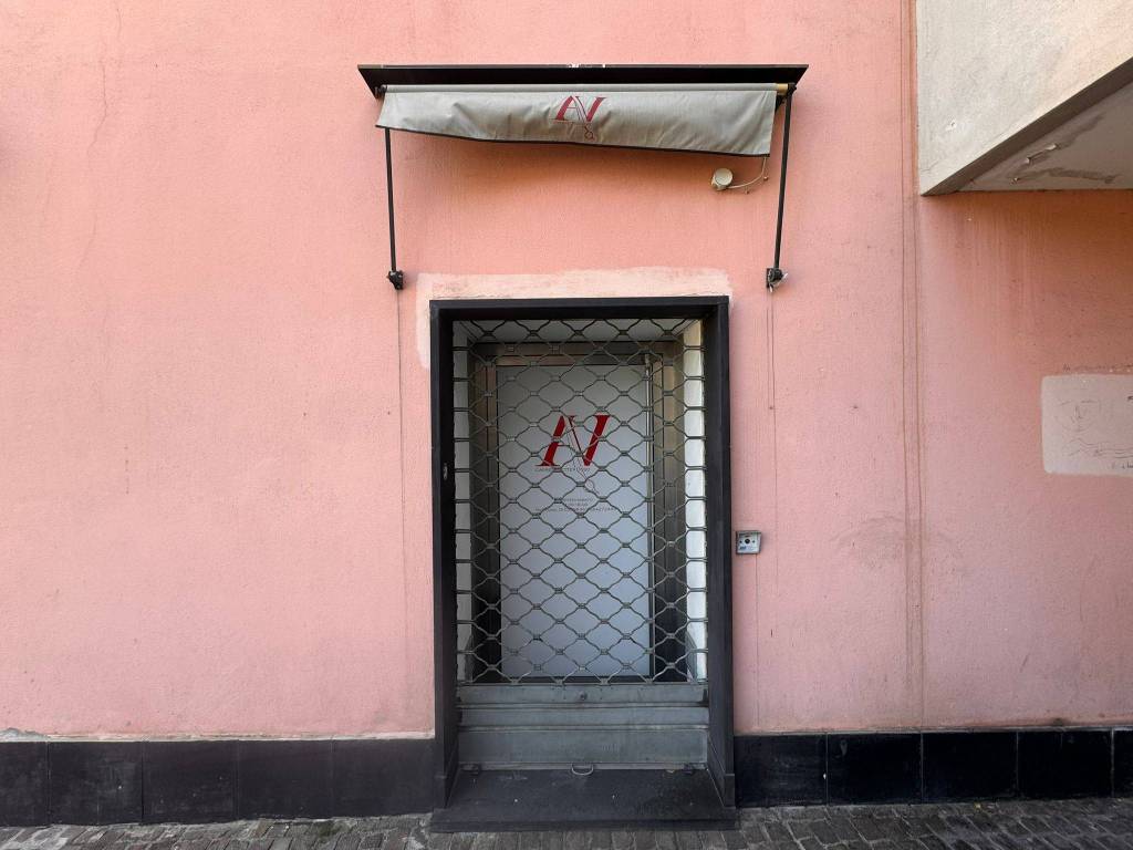 negozio in vendita a Genova in zona Sturla
