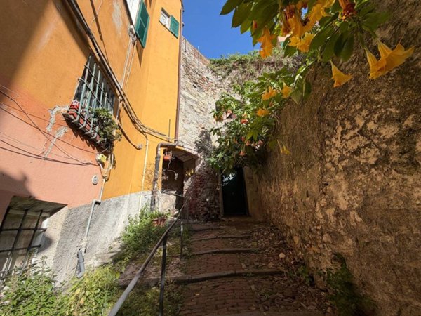 appartamento in vendita a Genova in zona Lagaccio / Granarolo