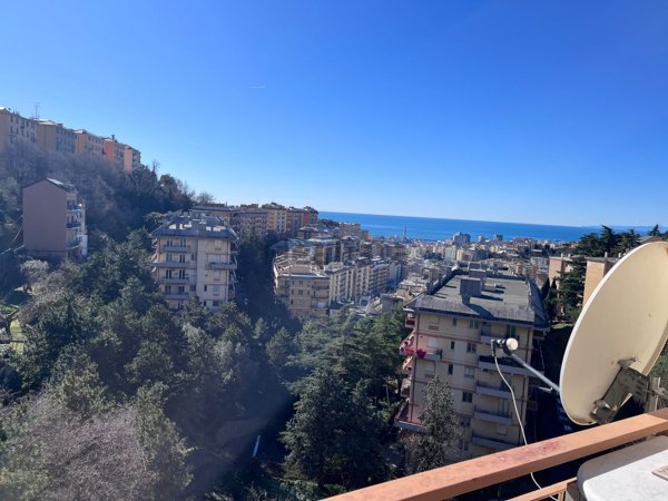 appartamento in vendita a Genova in zona Oregina