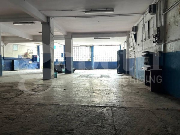 locale di sgombero in vendita a Genova in zona Marassi