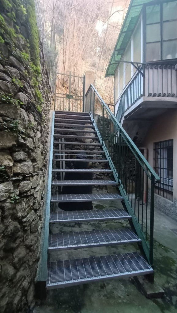 locale di sgombero in vendita a Genova in zona Staglieno