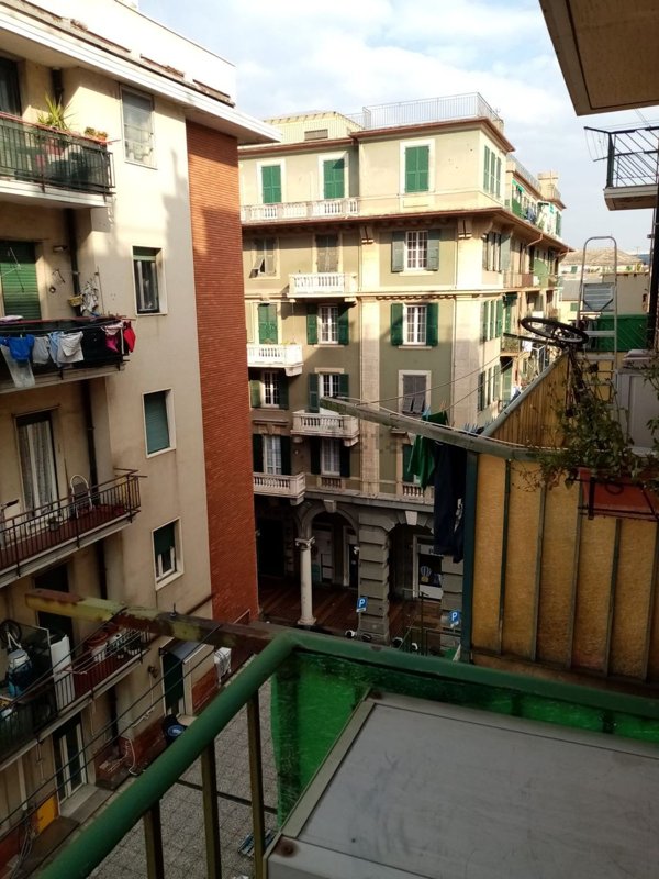 appartamento in vendita a Genova in zona Sampierdarena