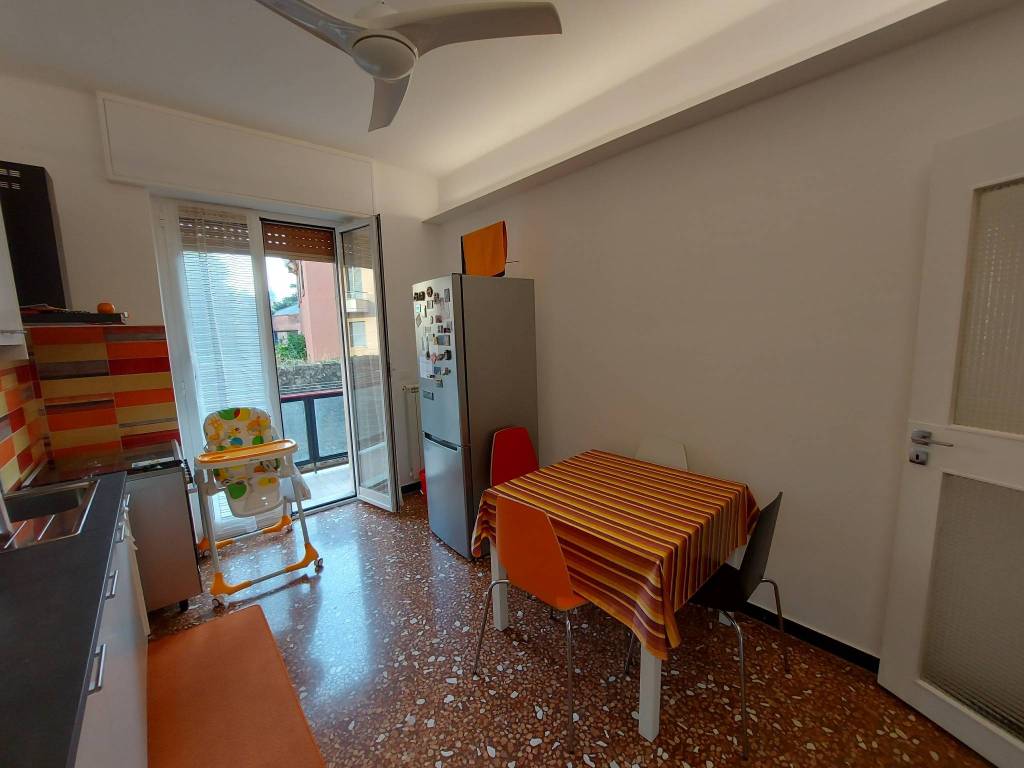 appartamento in vendita a Genova in zona Sestri Ponente