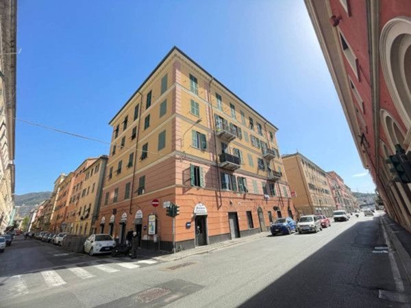 appartamento in vendita a Genova in zona Sestri Ponente