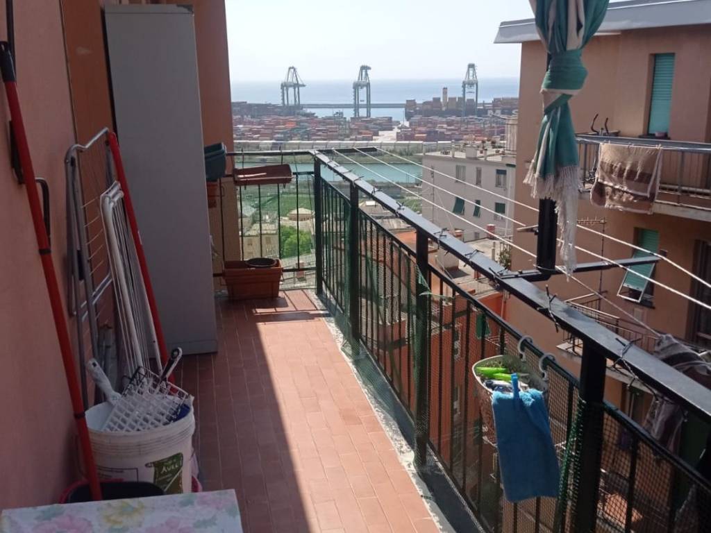 appartamento in vendita a Genova in zona Palmaro / Pra'