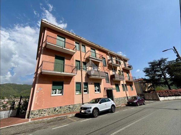 appartamento in vendita a Genova in zona Molassana
