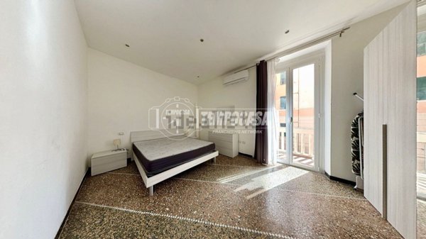 appartamento in vendita a Genova in zona Sestri Ponente