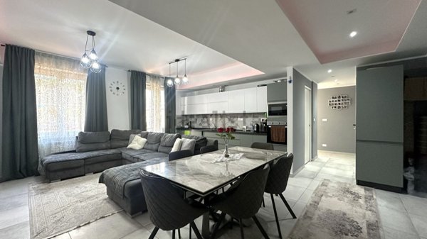 appartamento in vendita a Genova in zona Molassana