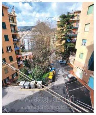 appartamento in vendita a Genova in zona Sestri Ponente