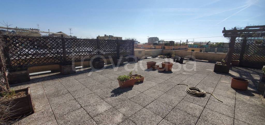 appartamento in vendita a Genova in zona Pegli