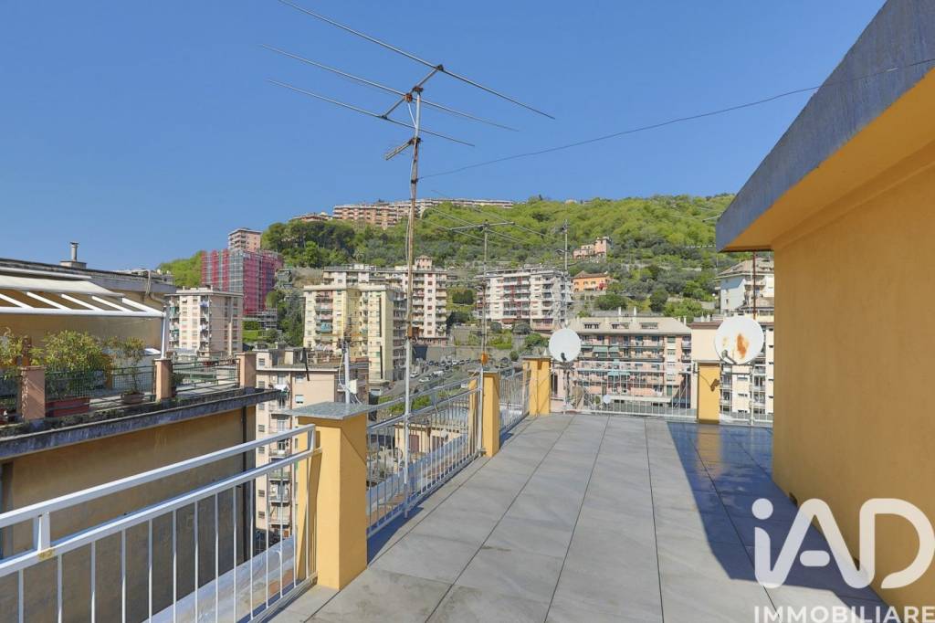appartamento in vendita a Genova in zona Quezzi