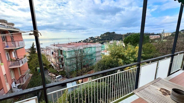 appartamento in vendita a Genova in zona Pegli
