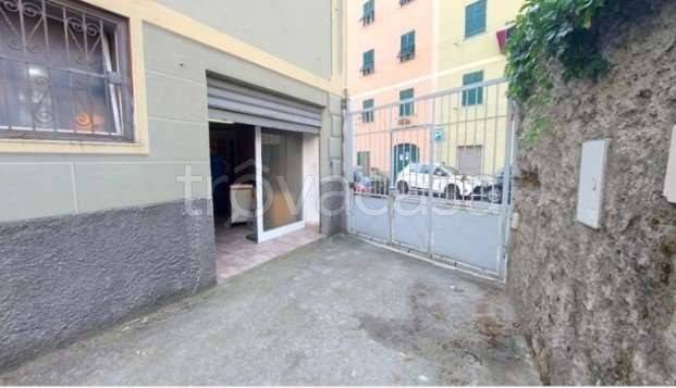 appartamento in vendita a Genova in zona Certosa