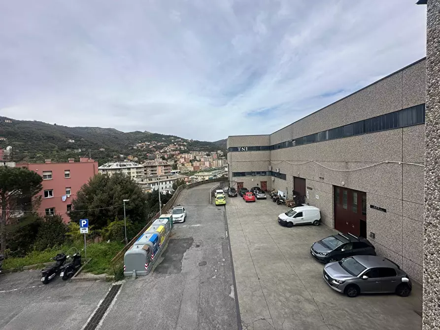 locale di sgombero in vendita a Genova in zona Molassana