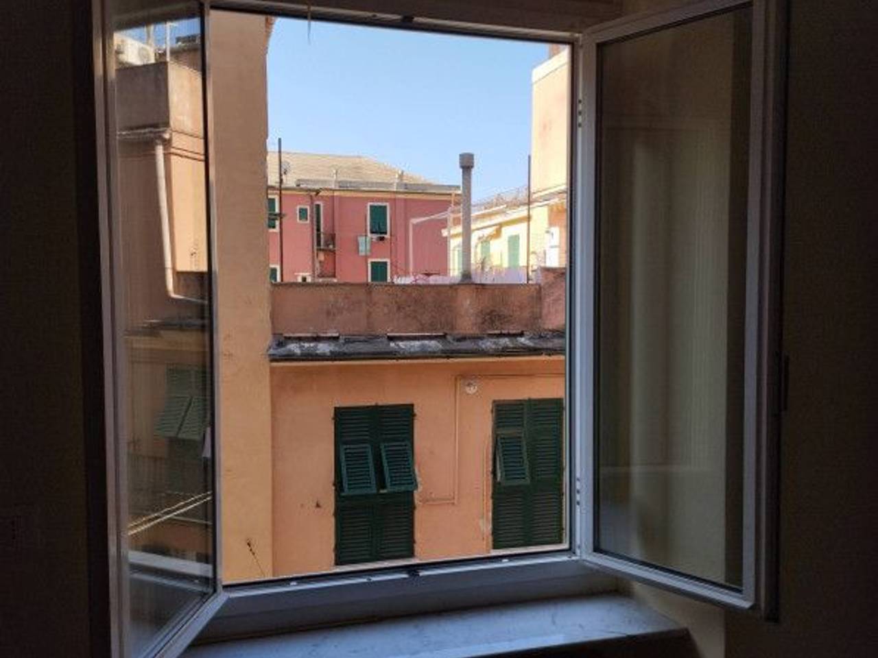 appartamento in vendita a Genova in zona Palmaro / Pra'