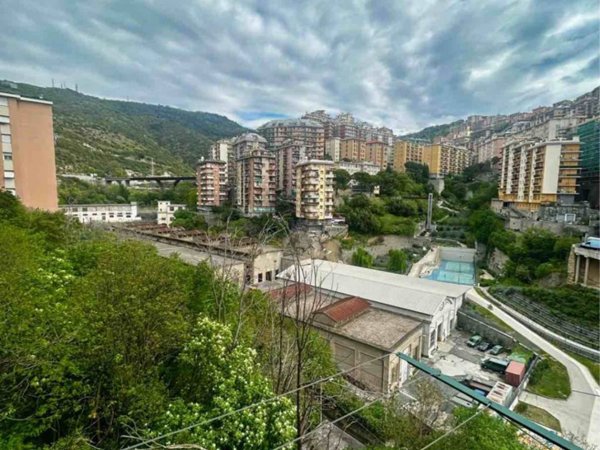 appartamento in vendita a Genova in zona Lagaccio / Granarolo