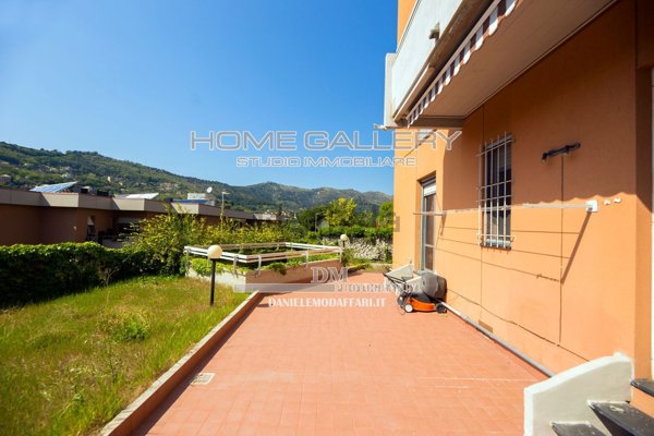 appartamento in vendita a Genova in zona Staglieno