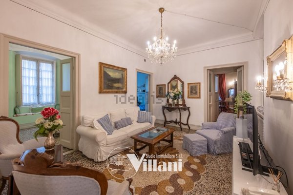 appartamento in vendita a Genova in zona Carignano