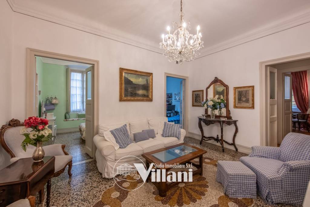 appartamento in vendita a Genova in zona Carignano