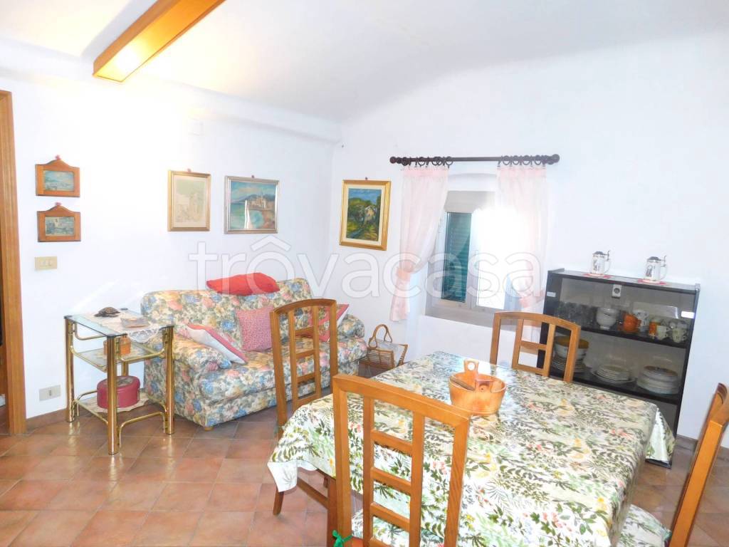 appartamento in vendita a Genova in zona Sestri Ponente