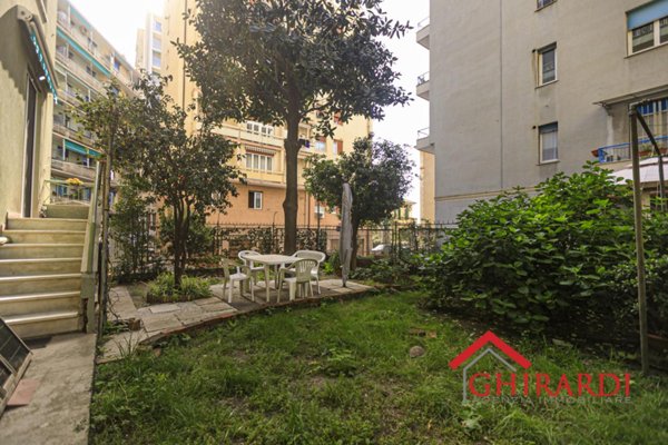 appartamento in vendita a Genova in zona Sestri Ponente
