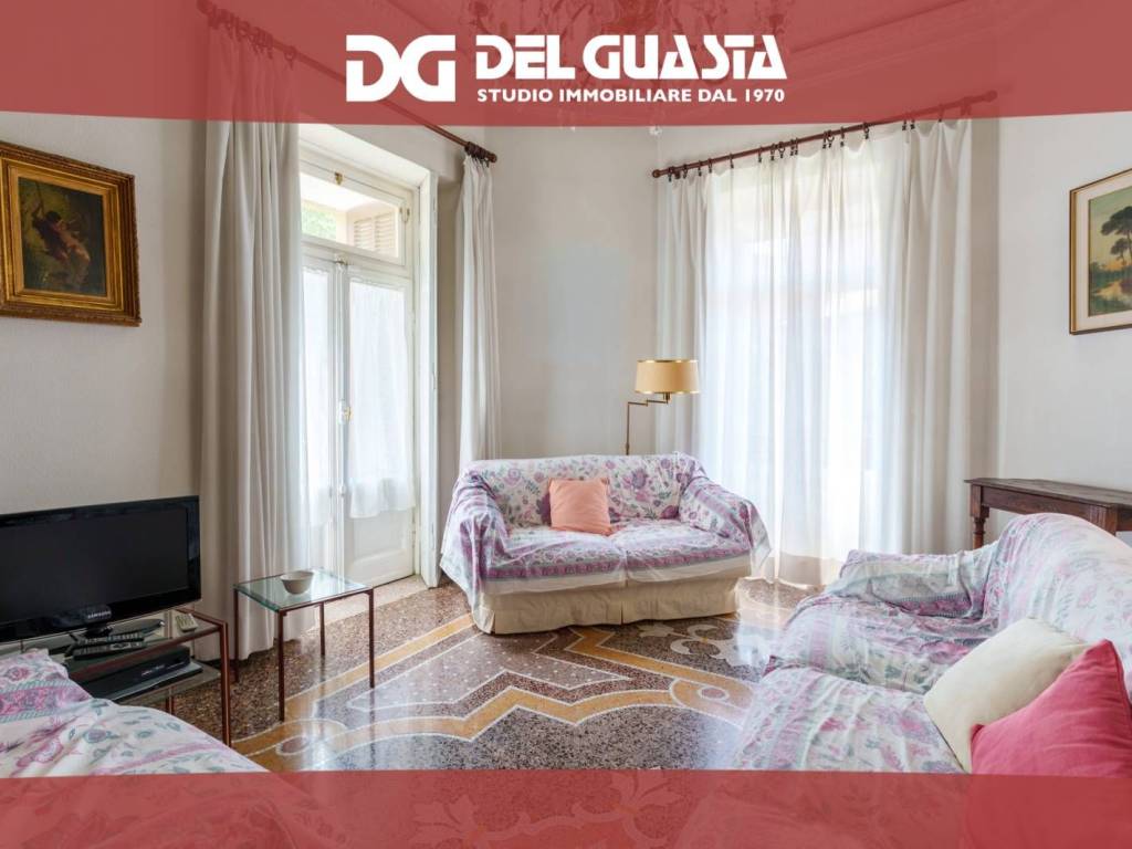 appartamento in vendita a Genova in zona Castelletto