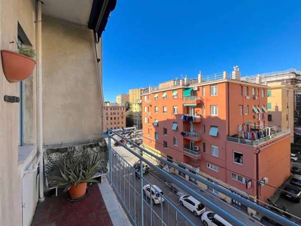 appartamento in vendita a Genova in zona Sturla