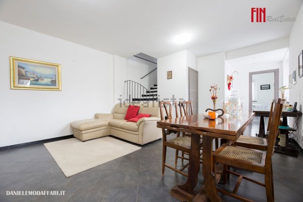 casa indipendente in vendita a Genova in zona San Desiderio