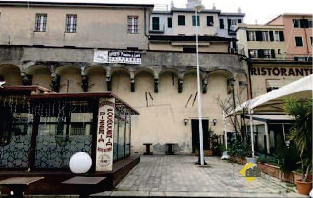 appartamento in vendita a Genova in zona Sottoripa / Maddalena / Molo